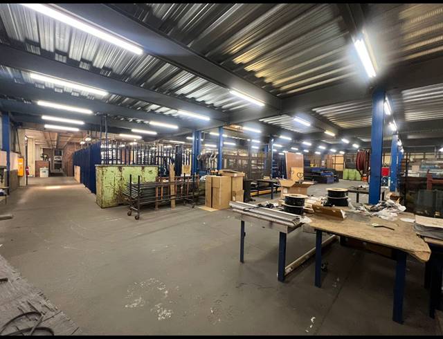 5,500M² WAREHOUSE FOR SALE IN SUNDERLAND RIDGE